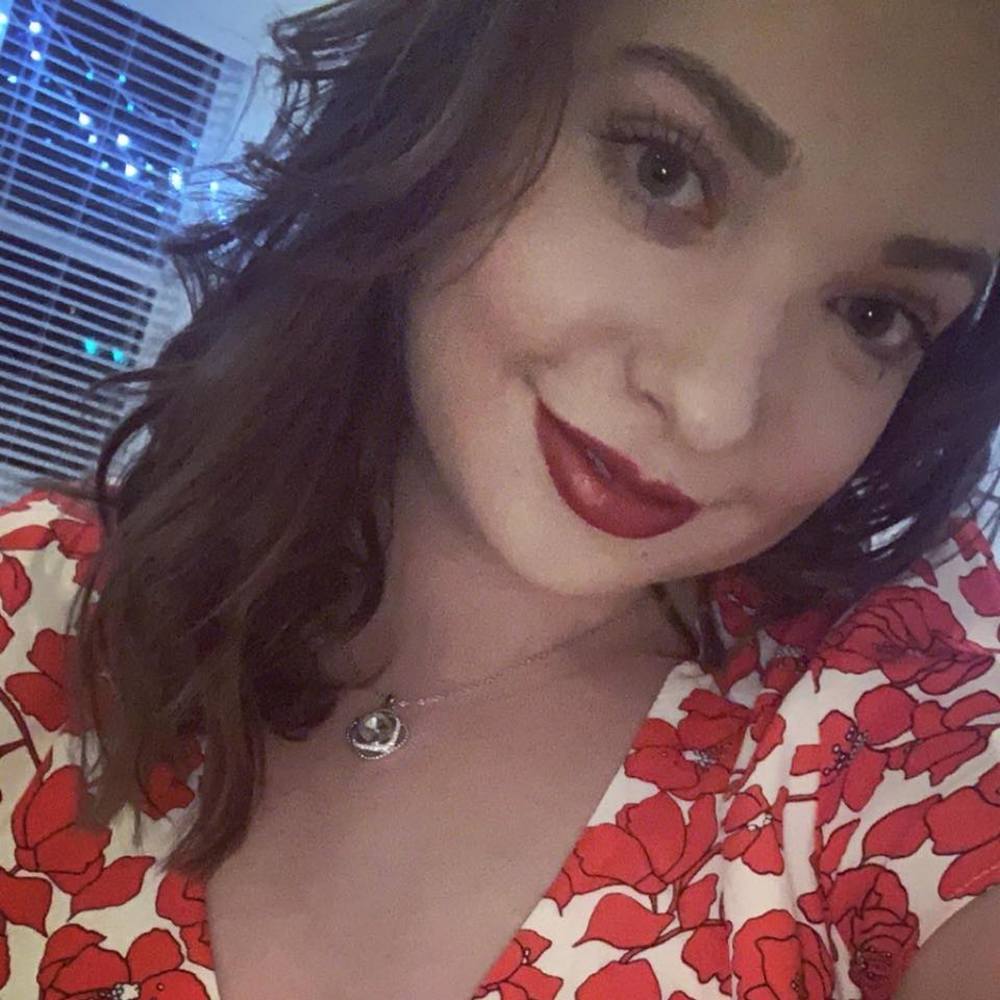 Meet your Posher, Nicole